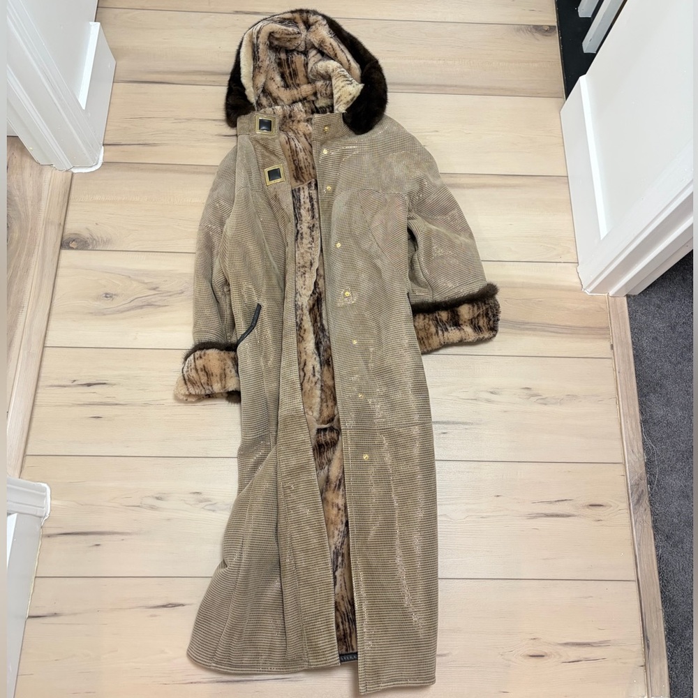 Luxurious Brown Gold 100% Lambskin Coat